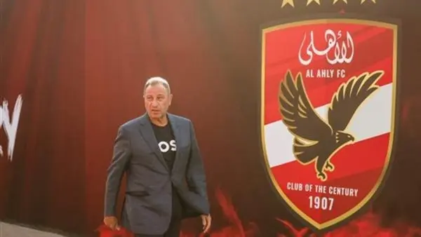 دعم مالي للعاملين بالنادي الأهلي قبل موقعة بيراميدز