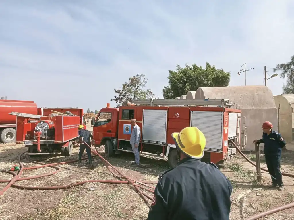 النيران تلتهم شونة كتان في زفتى 