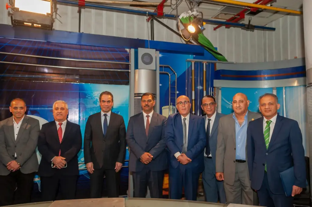 تحالف بين 