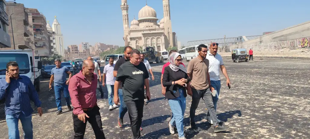 نائب محافظ القليوبية ورئيس حي شرق يتفقدان أعمال تطوير نفق بهتيم وشارع 