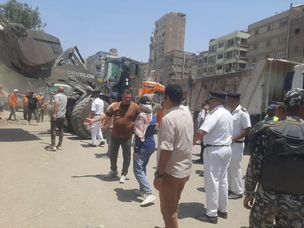 نائب محافظ القليوبية تقود حملة مكبرة لإزالة الإشغالات ومواجهة النباشين بشبرا الخيمة